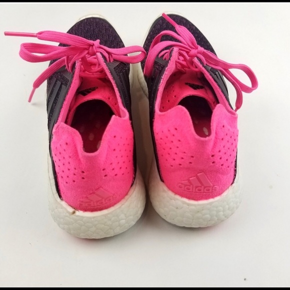 Woman’s Adidas Boost - Picture 5 of 6